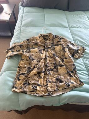 Faded Glory Beige and Navy Tropical Print Button-Up